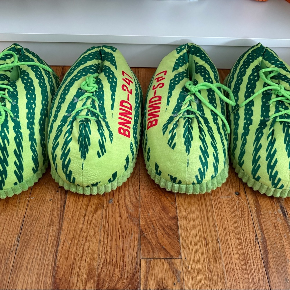 YeeeeeeZ vibe Slippers